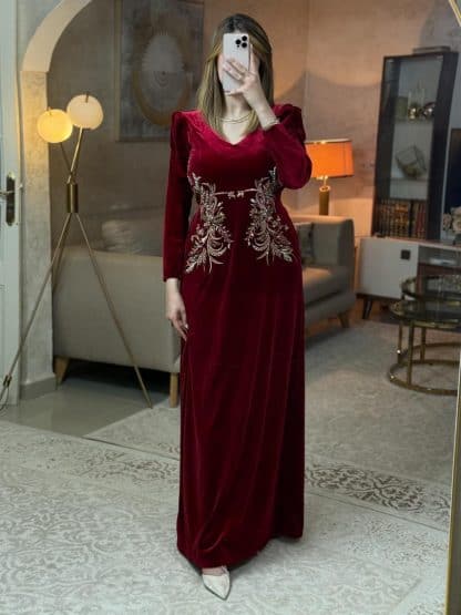 فستان ديفا أحمر