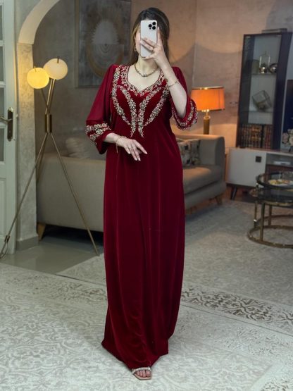 فستان سحر أحمر