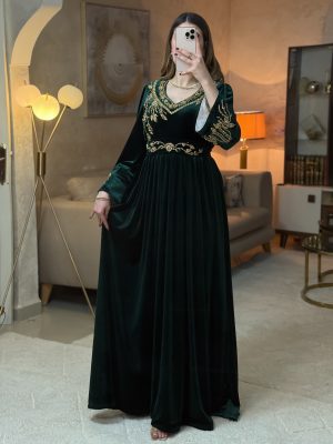 فستان زمرد-أخضر